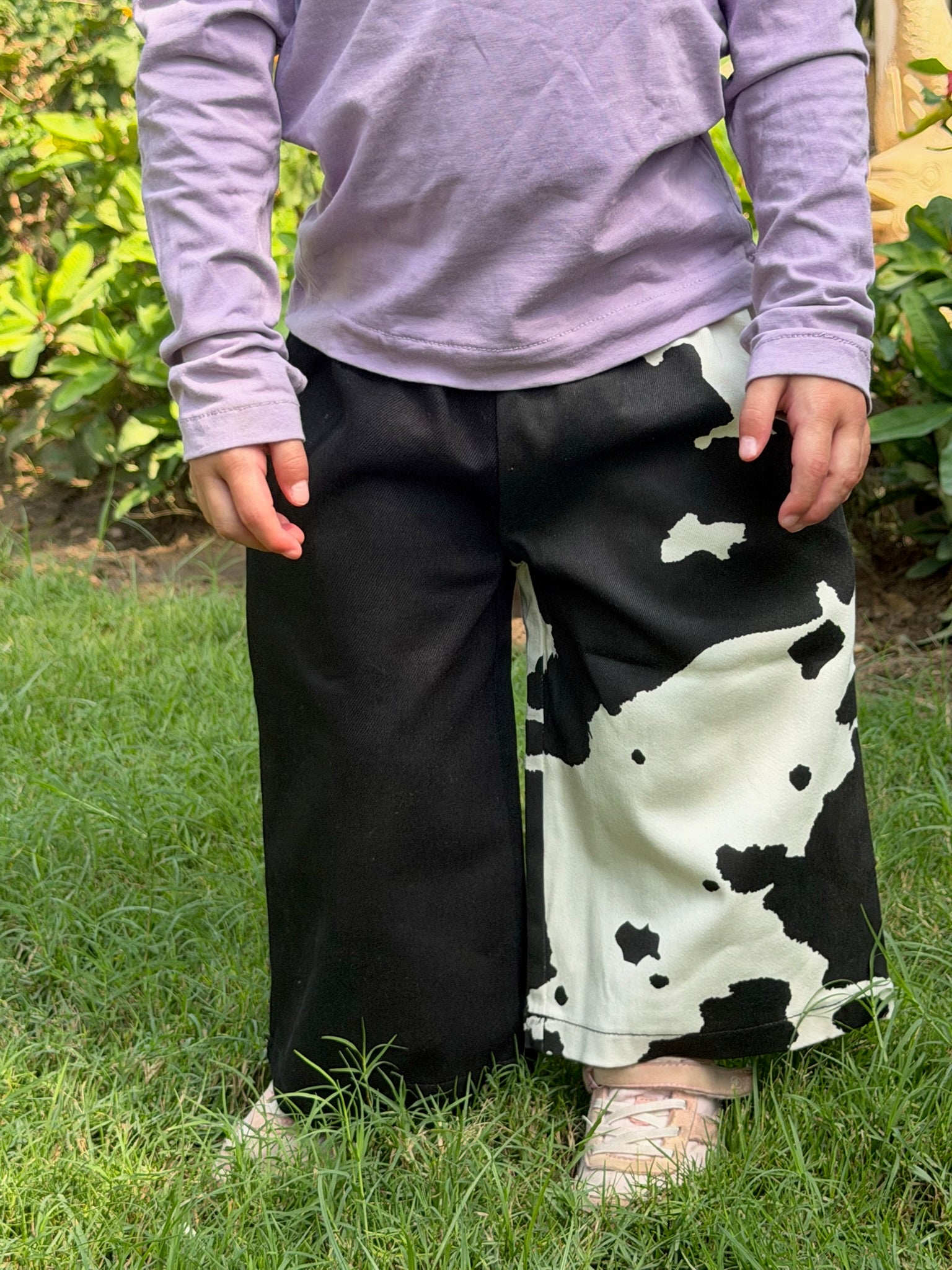 Kids One leg Cow