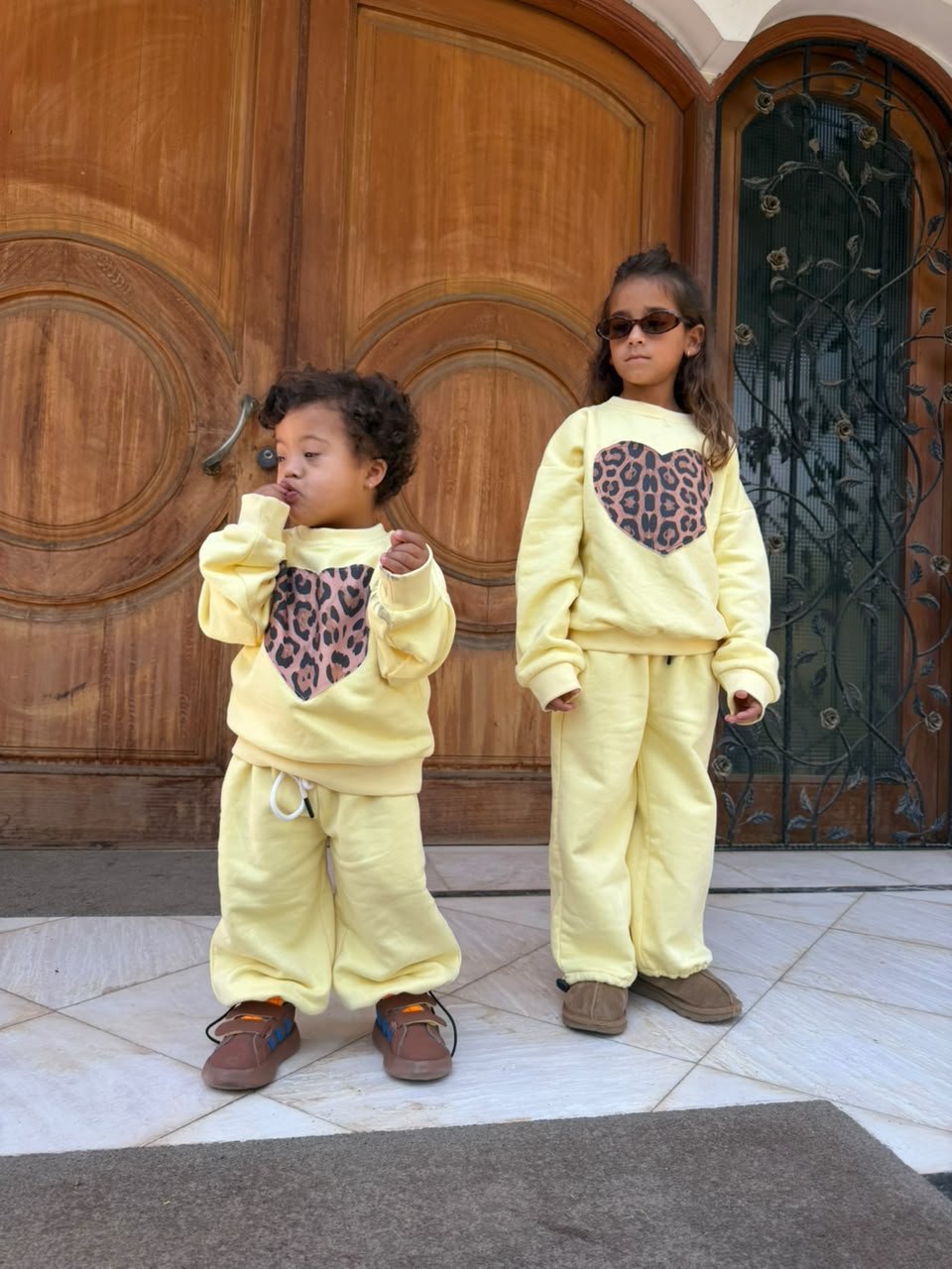 Kids Yellow love Sweatshirt