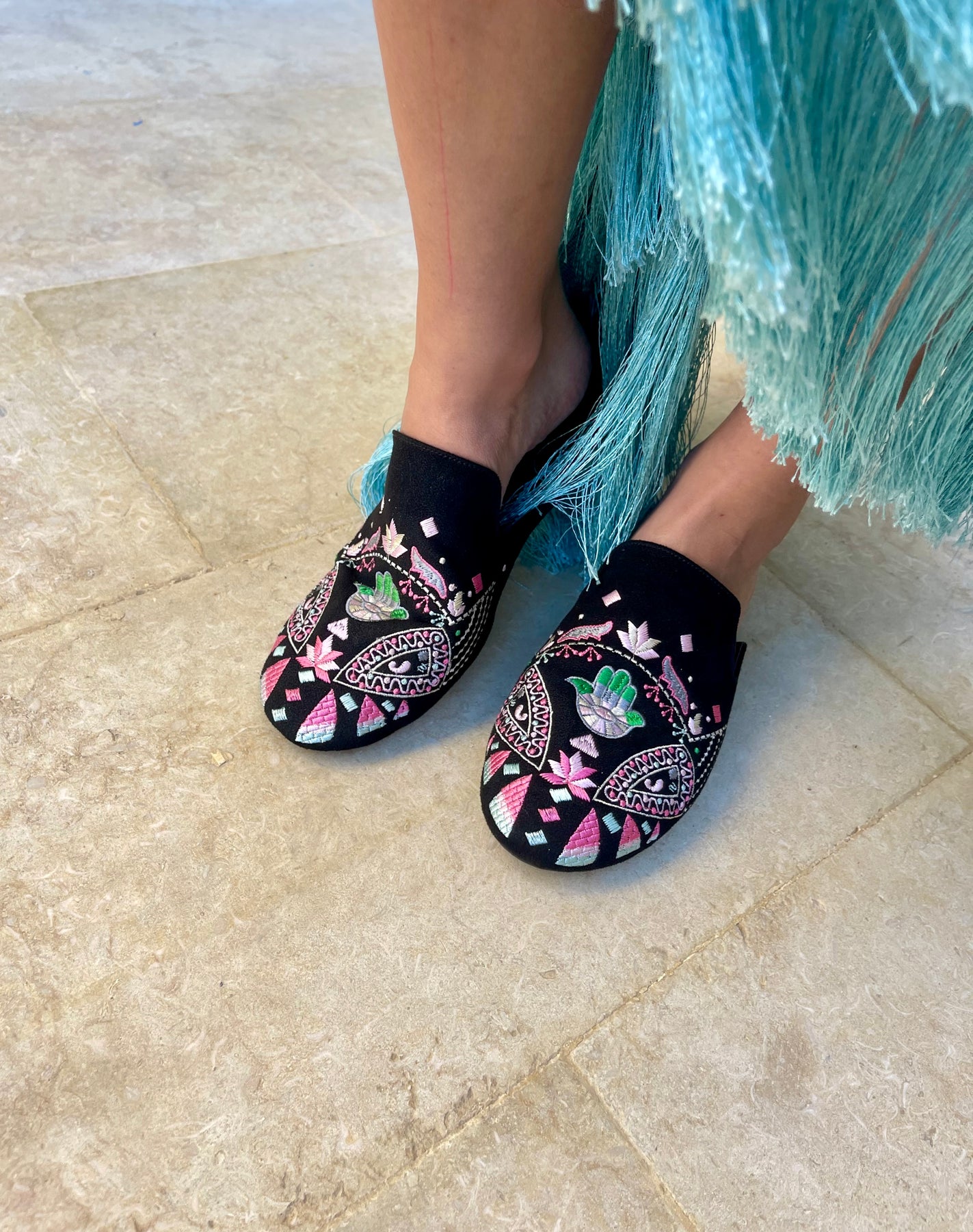 Patterned Black Mules Bazic